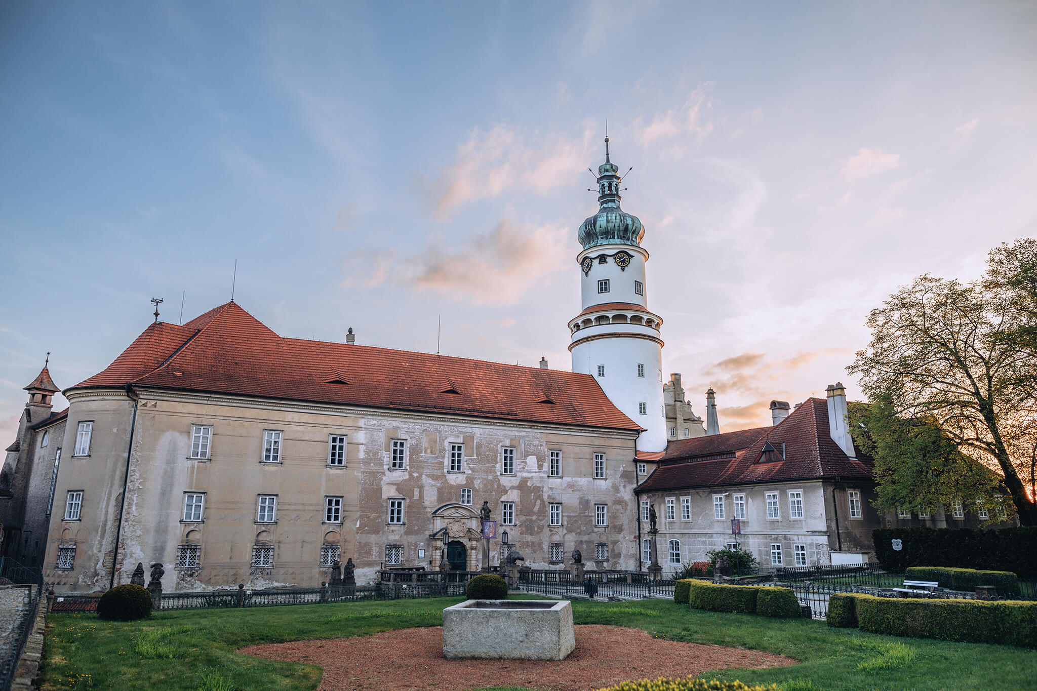 Zámek Nové Město nad Metují západ slunce